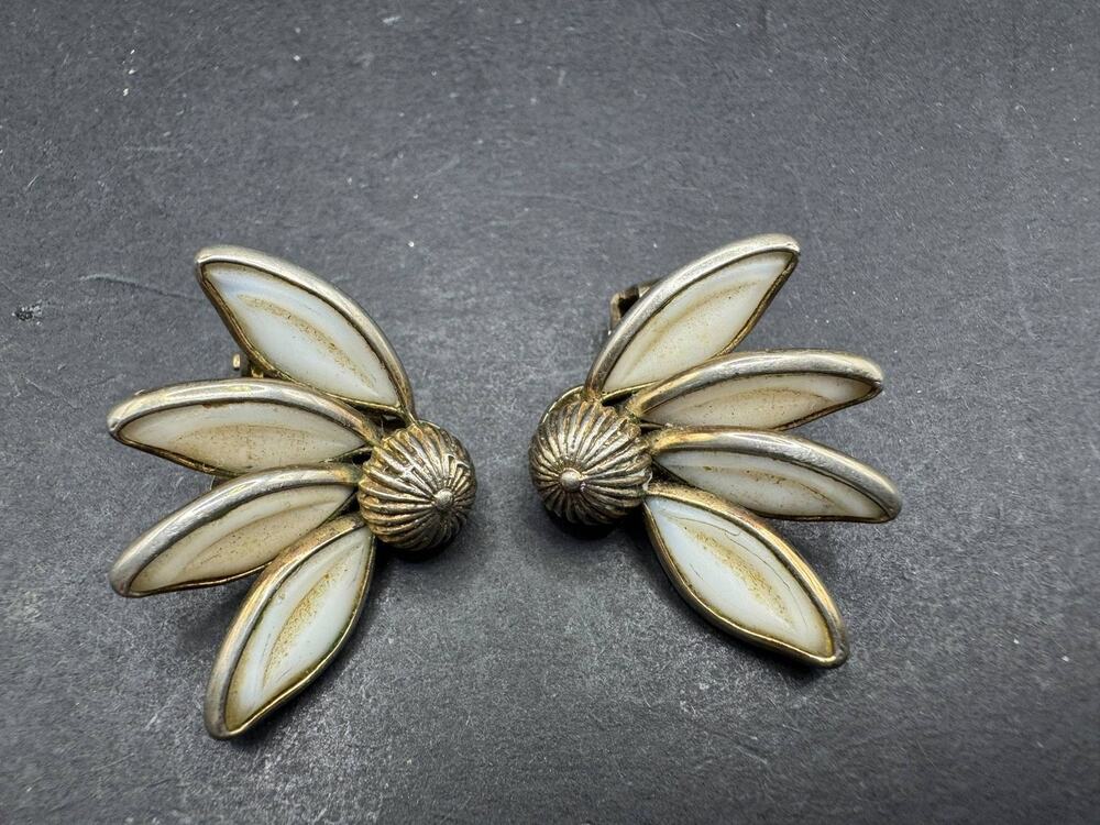 Vintage Trifari Clip-On Earrings Flower Petal Design Silver Tone White Cabochon